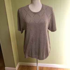 Alfred dunner short sleeve sweater. Taupe color size small.